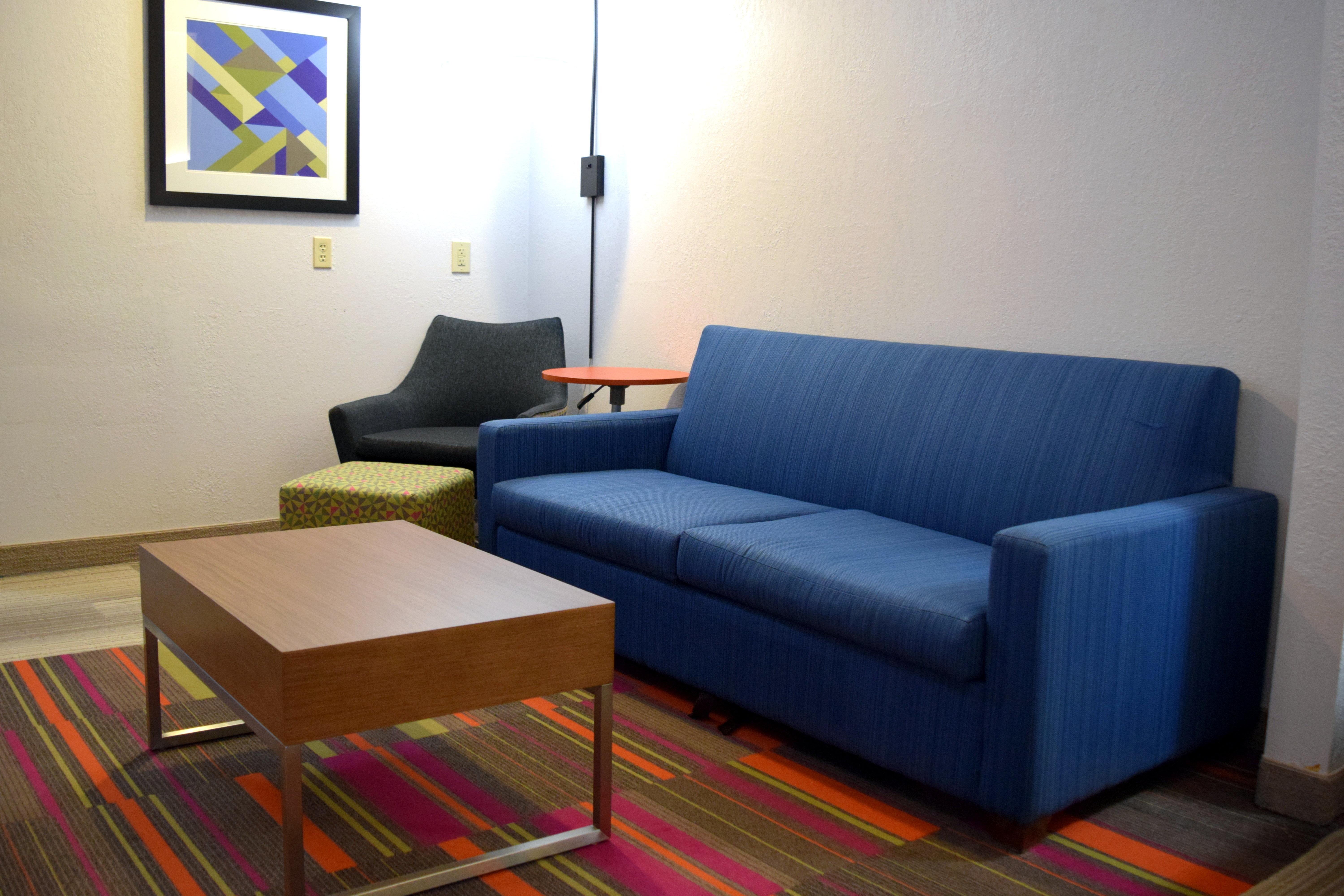 Holiday Inn Express & Suites Batesville By Ihg Exterior photo
