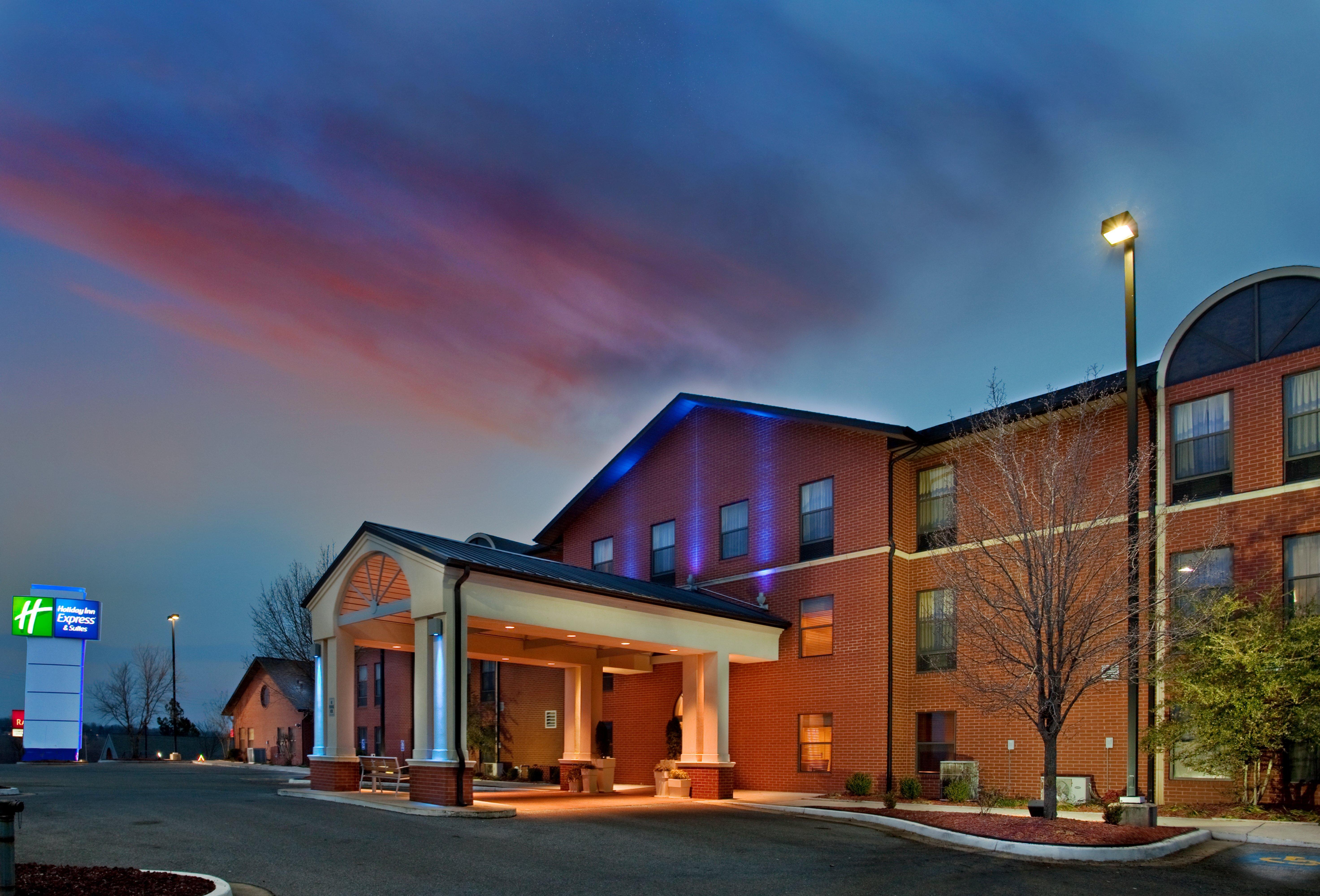 Holiday Inn Express & Suites Batesville, An Ihg Hotel Exterior photo