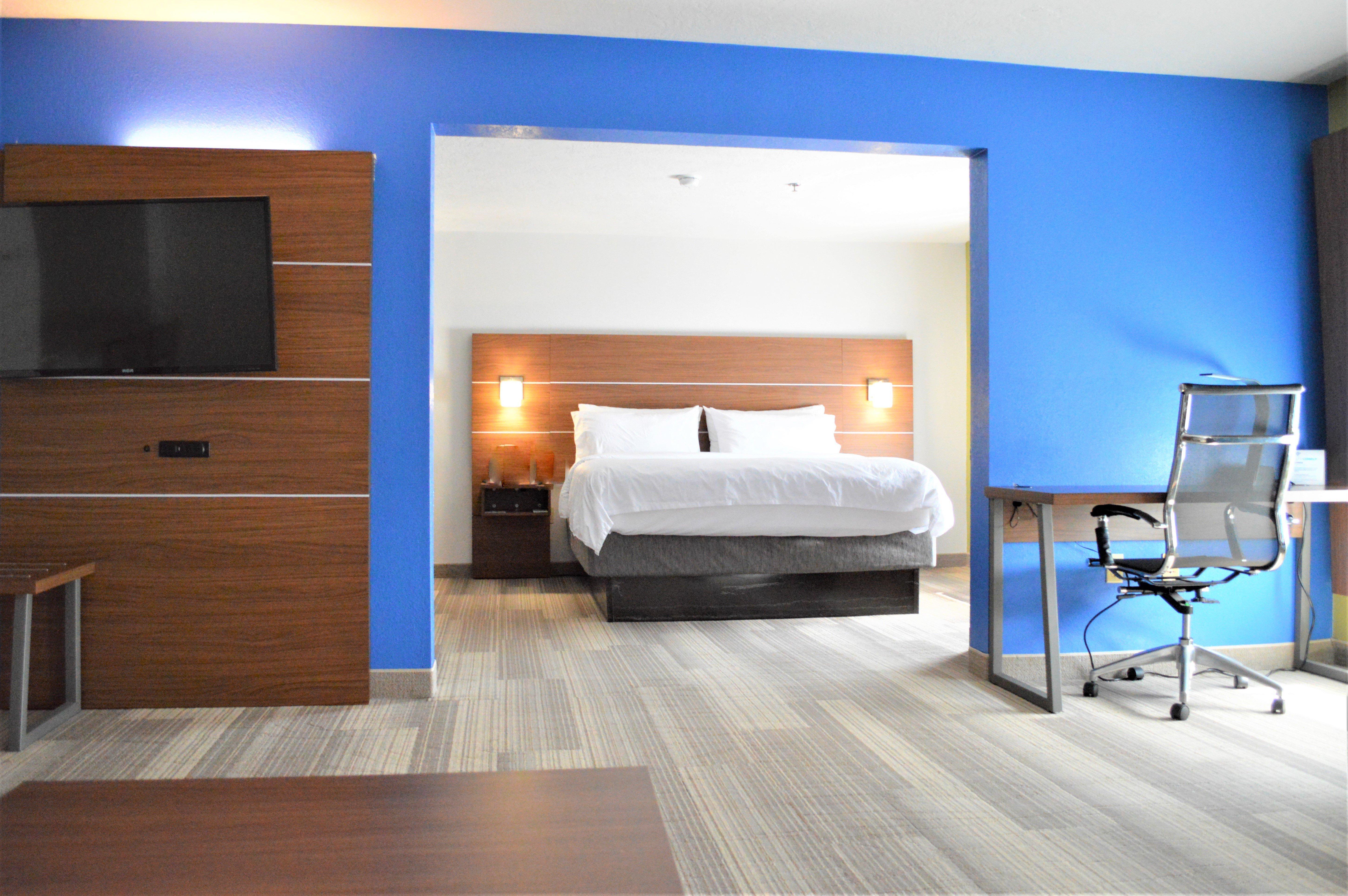 Holiday Inn Express & Suites Batesville By Ihg Exterior photo